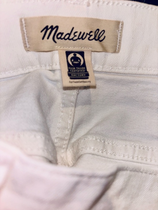 Madewell Women's White Denim Emmett Short Patch Pocket Edition - Size 30” Waist - Picture 6 of 6